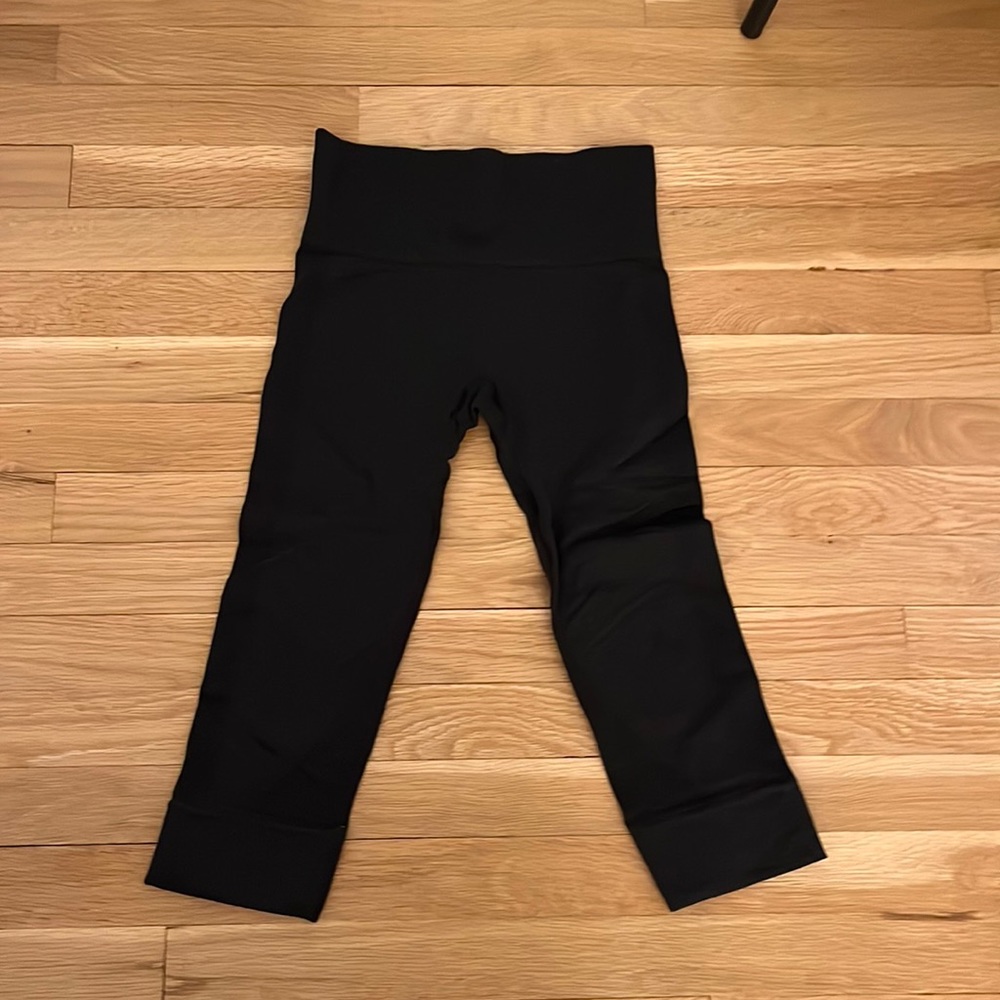 Lululemon size 4 dark grey